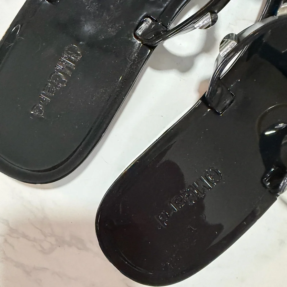 Black Studded Women’s Jelly Slide Sandals ✨NEW✨ - Picture 3 of 5